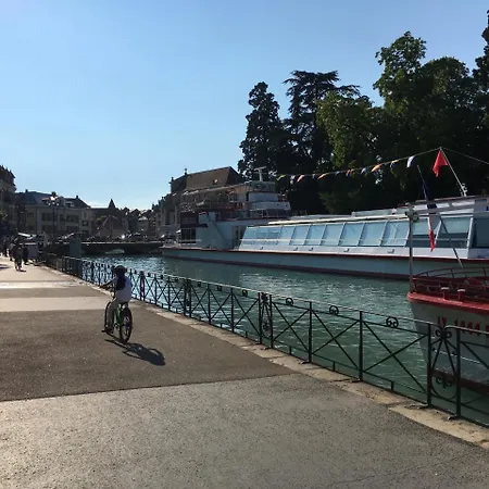 Le Perchoir Du *